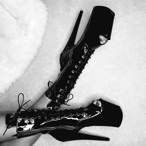 Foot worship